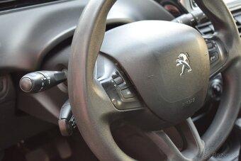 Peugeot 208 1.2i/5DVÉŘ/ČR/1MAJ/2017/129TKM - 12