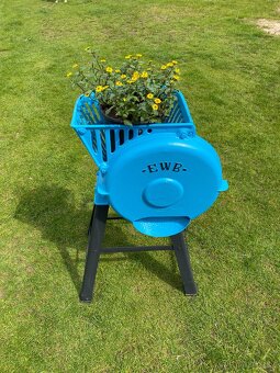 struhadlo starý mlýnek litina zahradní dekorace šrotovník - 12