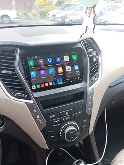 Hyundai Grand Santa Fe - 12