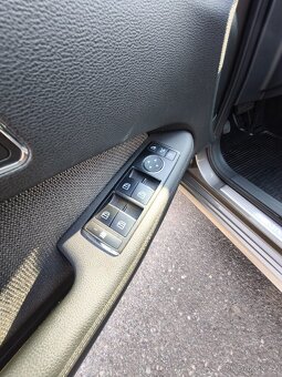 Mercedes E 350 CDI 4MATIC (W212) 170 kW - 12