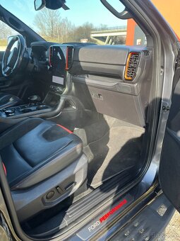 Ranger Raptor 3,0 Twin Turbo - 12