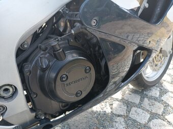 Honda CBR 900 RR - 12