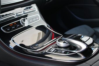 Mercedes-Benz E 220d 143kW AMG VIRTUAL HEAD-UP KAMERA - 12