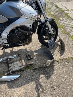 Suzuki 600 GSR - 12