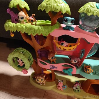 LPS stromový domeček zvířátka a doplňky - 12
