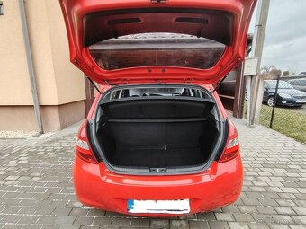 Hyundai i20 1.2i 57 kw, r. 2011, 1. Majitel, 93 000km. - 12