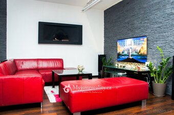 Prodej kompletně vybaveného bytu 3+kk s balkonem a garáží, 7 - 12