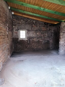 Nabízíme rodinný dům ve Veltrubech - 12