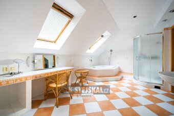 Prodej rodinného domu, 405 m2 (1735 m2) - České Budějovice - 12