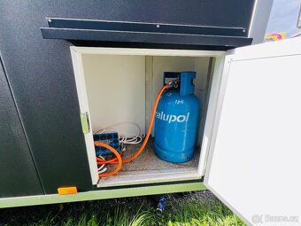 Foodtruck pojízdná prodejna - 12