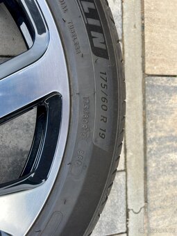 BMW i3 ALU disky + letí pneu + 2x 155/70 R19 + 2x 175/60 R19 - 12
