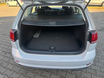 VW Golf VII Variant/combi 1,0 TSi 81 kw ComfortlineSLEVA - 12