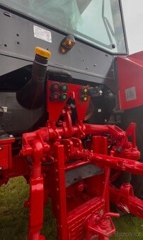 Traktor Belarus 820 s čelním nakladačem - 12