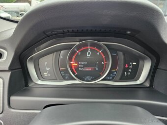 VOLVO XC70 2016 2.0D4 133kW SUMMUM,TEMPOMAT,VÝHŘEVY,SERVISKA - 12