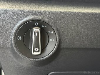 Volkswagen T-Roc 1,0 TSI 85kW,SERVISKA - 12