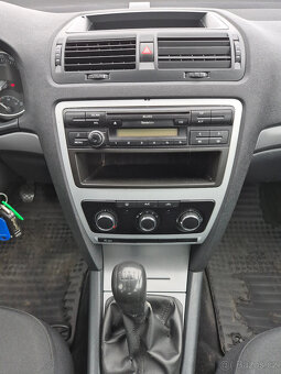 Škoda Octavia II combi, FaceLift 1,6MPi,serviska,06/2011 - 12