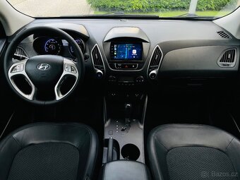 Hyundai ix35 2.0i BENZIN AUTOMAT VYHŘEV SERVISKA - 12