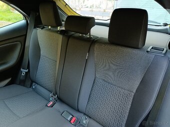 Toyota Yaris Cross Hybrid 4x4 rok 2021, najeto: 34.122 km - 12