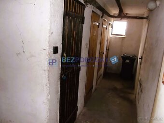Prodej celého bytového domu se 4 bytovými jednotkami v obci  - 12