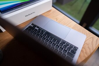 MacBook Pro 13" M1 2020 8GB TOP STAV - 12