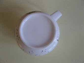 hrníčky,malachitová dóza,skleničky,krásná růž.váza ,sošky - 12