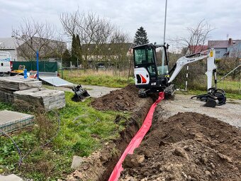 Zemní práce minibagrem Bobcat E19 - 12