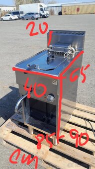 Elektrická fritéza Mareno FQE 41 na podestavbě. ( 9 kw - 12