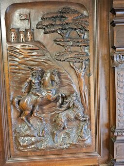 Skříně,komody,skleník,trofeje,paroží. - 12