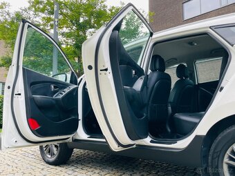 Hyundai ix35 2.0CRDi 4x4 FACELIFT VYHŘEV SERVISKA TAŽNÉ - 12