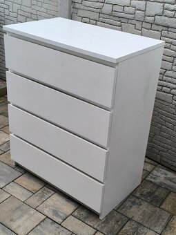 Prodám komodu IKEA se 4 zásuvkami - 12