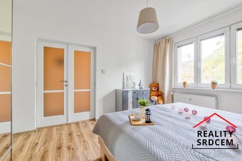 Prodej bytu v os. vlast. 2+1+prostorná lodžie/54 m2 na ul. C - 12