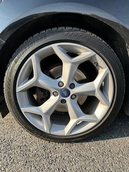 Ford Mondeo 2015 rok 2.0 tdci 110 kw ve nejlepší výbavě - 12