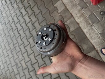 Díly na motor YX 140 - 12