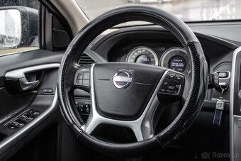 Volvo XC60 D5 (151kW) AWD Momentum Geartronic - 12