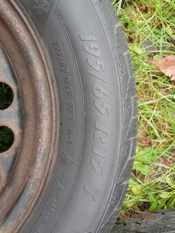 4xObutá zimní sada ŠKODA OCTAVIA 2 15tky. ET 47 195/65 R15 - 12