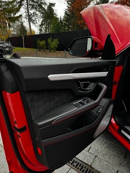 Prodám  Lamborghini Urus - 12