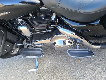 Harley Davidson FLHX Street Glide TOP STAV EU verze - 12
