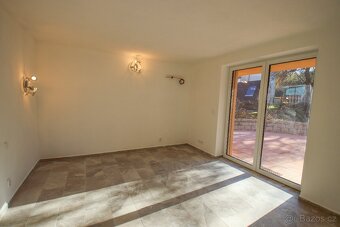 Pronájem bytu 4+1 se zahradou a parkováním - 12