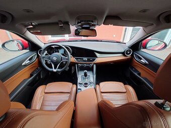 Alfa Romeo Giulia 2017 2.2 JTDM Veloce 154 kW - 12