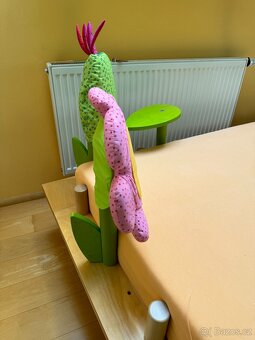 Knihovna se skříňkou - 12