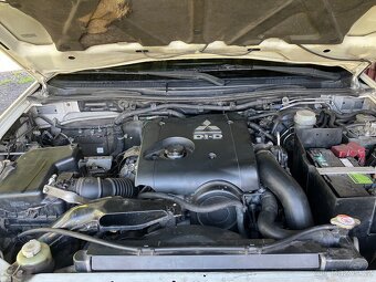 Mitsubishi L200 2,5 - 12