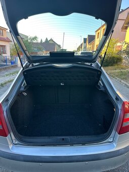 Škoda Octavia 2 1.9TDI 77kW /Climatronic/Výhřev/STK 9/2026 - 12