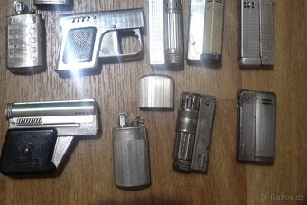 Prodej sbírky starých benzínových zapalovačů č. 2. - 12