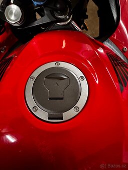 Honda CBR 650F - 12