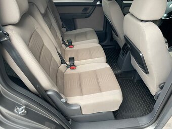 Volkswagen Touran 2.0 TDI 5MÍST DVĚ SADY KOL TAŽNÉ - 12