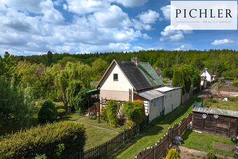 Prodej zahrady 368 m2 s patrovou zděnou chatou, Malé Březno - 12