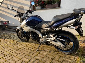Suzuki GSR 600 - 12