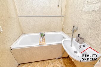 Prodej bytu v os. vlast. o velikosti 2+1+lodžie/50 m2 na u.  - 12