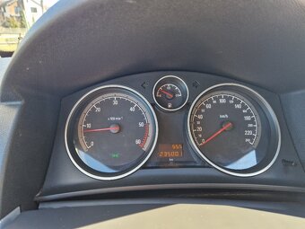 Opel Astra H 1,9 CDTI 88KW Combi ALU kola Tažné - 12