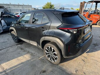Toyota yaris cross 1.5i automat 2024 20TKM - 12